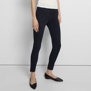 J Brand Navy Jegging midrise fit with great stretch. Size 26